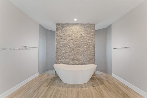 Снять в аренду виллу или дом в Порт-Сент-Луси, Флорида 6 спален, 264.77м2, № 1956413 - фото 24