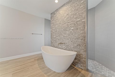 Снять в аренду виллу или дом в Порт-Сент-Луси, Флорида 6 спален, 264.77м2, № 1956413 - фото 27