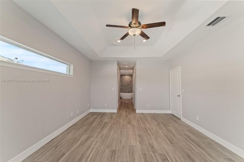 Снять в аренду виллу или дом в Порт-Сент-Луси, Флорида 6 спален, 264.77м2, № 1956413 - фото 23