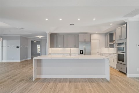 Снять в аренду виллу или дом в Порт-Сент-Луси, Флорида 6 спален, 264.77м2, № 1956413 - фото 12