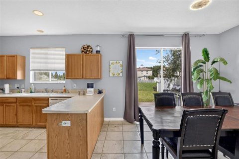 House in Wesley Chapel, Florida 3 bedrooms, 142.6 sq.m. № 2347259 - photo 12