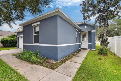 House in Wesley Chapel, Florida 3 bedrooms, 142.6 sq.m. № 2347259 - photo 5