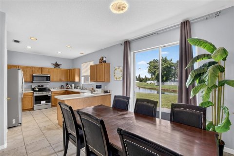 House in Wesley Chapel, Florida 3 bedrooms, 142.6 sq.m. № 2347259 - photo 14