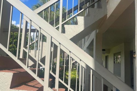 Condo in Coconut Creek, Florida, 3 bedrooms № 2083255 - photo 2