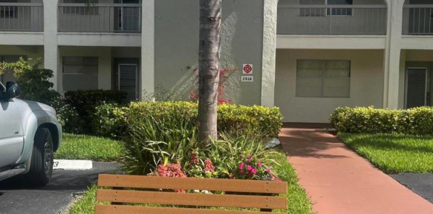 Condo in Coconut Creek, Florida, 3 bedrooms № 2083255