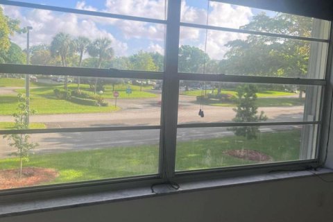 Condo in Coconut Creek, Florida, 3 bedrooms № 2083255 - photo 12