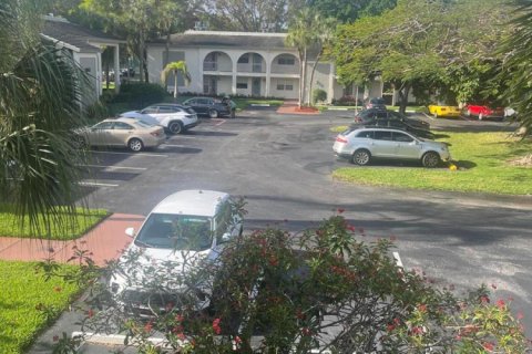 Condo in Coconut Creek, Florida, 3 bedrooms № 2083255 - photo 5