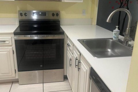 Condo in Coconut Creek, Florida, 3 bedrooms № 2083255 - photo 7