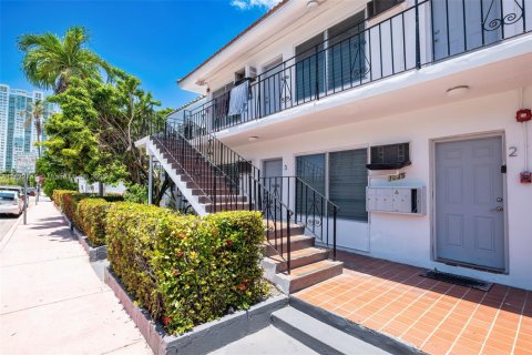 Commercial property in Miami Beach, Florida № 1937791 - photo 3