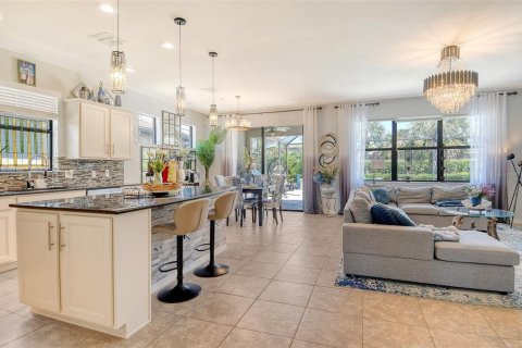 House in Sarasota, Florida 2 bedrooms, 155.61 sq.m. № 1737215 - photo 17