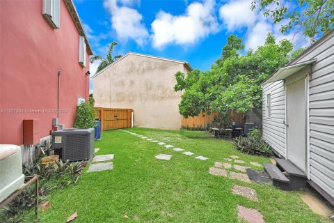 Villa ou maison à vendre à Miami, Floride: 4 chambres, 167.22 m2 № 2081761 - photo 12