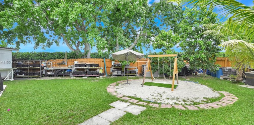 Villa ou maison à Miami, Floride 4 chambres, 167.22 m2 № 2081761