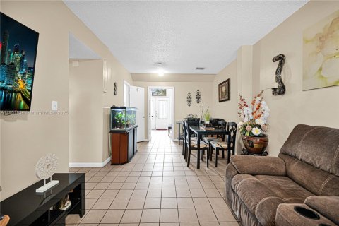 Villa ou maison à vendre à Miami, Floride: 4 chambres, 167.22 m2 № 2081761 - photo 30