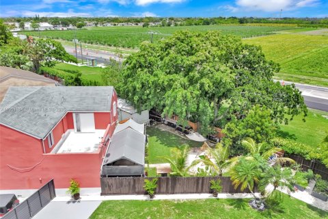 Villa ou maison à vendre à Miami, Floride: 4 chambres, 167.22 m2 № 2081761 - photo 6