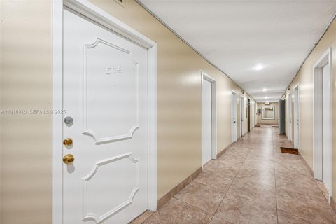 Copropriété à vendre à Hollywood, Floride: 2 chambres, 108.51 m2 № 1983808 - photo 5