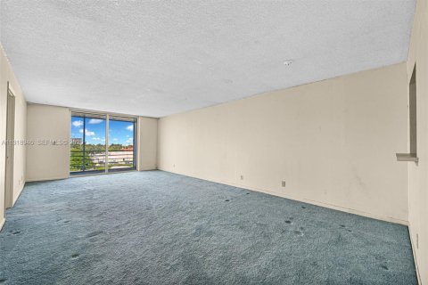 Copropriété à vendre à Hollywood, Floride: 2 chambres, 108.51 m2 № 1983808 - photo 12