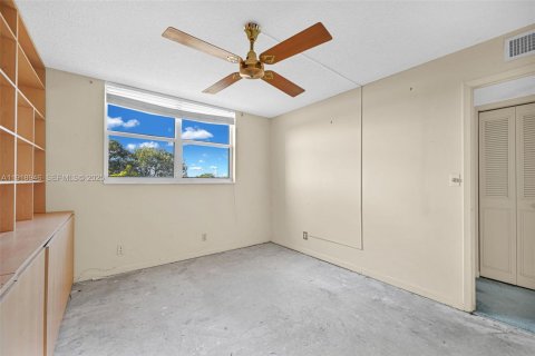 Copropriété à vendre à Hollywood, Floride: 2 chambres, 108.51 m2 № 1983808 - photo 19