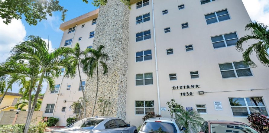 Condo à Hollywood, Floride, 2 chambres № 1983808