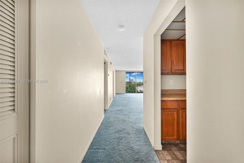 Copropriété à vendre à Hollywood, Floride: 2 chambres, 108.51 m2 № 1983808 - photo 6