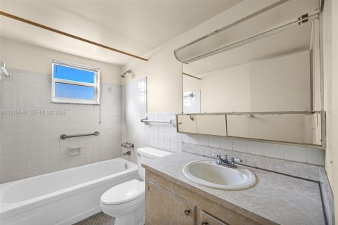 Copropriété à vendre à Hollywood, Floride: 2 chambres, 108.51 m2 № 1983808 - photo 21