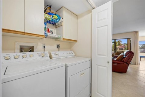 Condo in Punta Gorda, Florida, 2 bedrooms  № 1620345 - photo 25