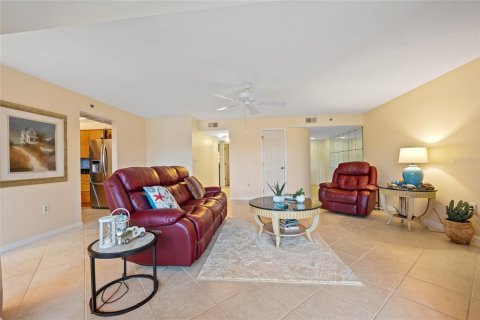 Condo in Punta Gorda, Florida, 2 bedrooms  № 1620345 - photo 8
