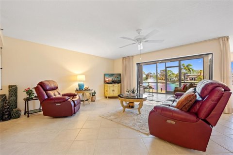 Condominio en venta en Punta Gorda, Florida, 2 dormitorios, 121.52 m2 № 1620345 - foto 7