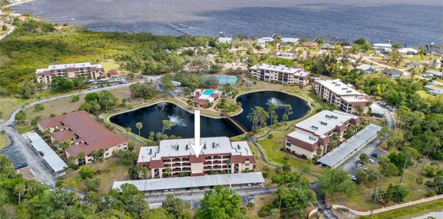 Condominio en Punta Gorda, Florida, 2 dormitorios № 1620345