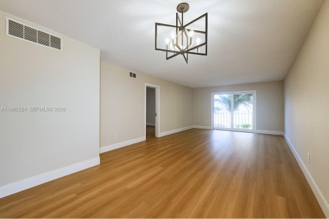 Copropriété à vendre à Fort Lauderdale, Floride: 2 chambres, 90.58 m2 № 2058882 - photo 5