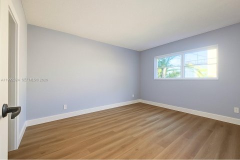 Copropriété à vendre à Fort Lauderdale, Floride: 2 chambres, 90.58 m2 № 2058882 - photo 9