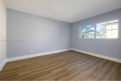 Copropriété à vendre à Fort Lauderdale, Floride: 2 chambres, 90.58 m2 № 2058882 - photo 10