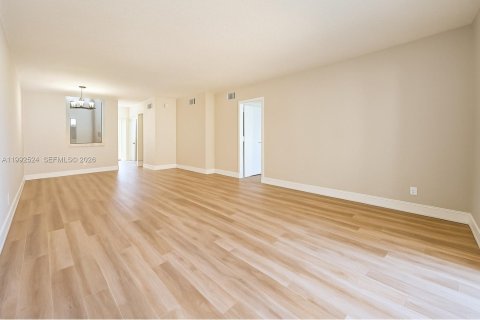 Copropriété à vendre à Fort Lauderdale, Floride: 2 chambres, 90.58 m2 № 2058882 - photo 2