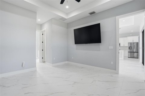House in Naples, Florida 4 bedrooms, 160.35 sq.m. № 2098306 - photo 9