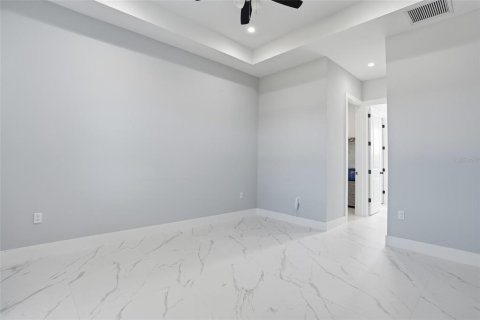 House in Naples, Florida 4 bedrooms, 160.35 sq.m. № 2098306 - photo 11