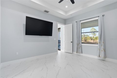 House in Naples, Florida 4 bedrooms, 160.35 sq.m. № 2098306 - photo 10