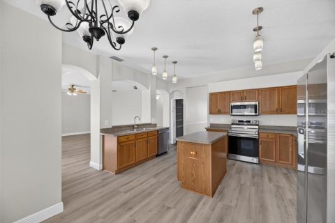 House in Riverview, Florida 5 bedrooms, 271.09 sq.m. № 2430477 - photo 18