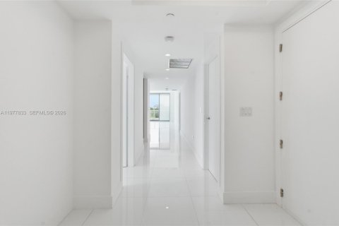 Купить кондоминиум в Майами, Флорида 3 спальни, 216.74м2, № 2042426 - фото 3