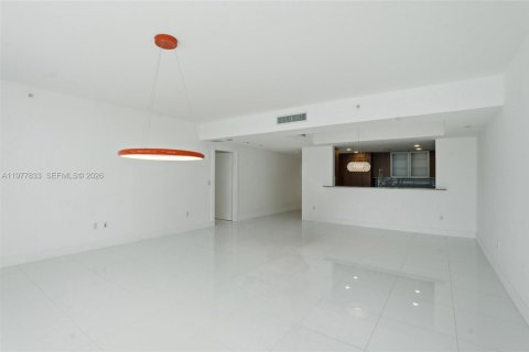 Купить кондоминиум в Майами, Флорида 3 спальни, 216.74м2, № 2042426 - фото 12