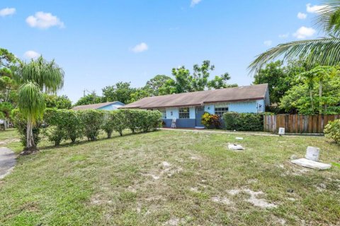 Propiedad comercial en venta en Lake Worth, Florida, 170.57 m2 № 2316233 - foto 10