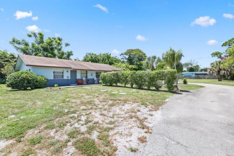 Propiedad comercial en venta en Lake Worth, Florida, 170.57 m2 № 2316233 - foto 9