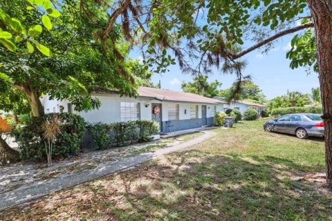 Propiedad comercial en venta en Lake Worth, Florida, 170.57 m2 № 2316233 - foto 8