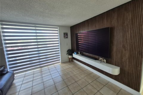 Купить кондоминиум в Майами, Флорида 1 спальня, 72.19м2, № 2089962 - фото 7