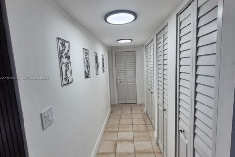 Купить кондоминиум в Майами, Флорида 1 спальня, 72.19м2, № 2089962 - фото 14