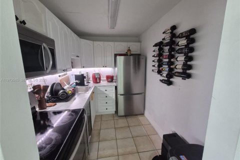 Купить кондоминиум в Майами, Флорида 1 спальня, 72.19м2, № 2089962 - фото 13