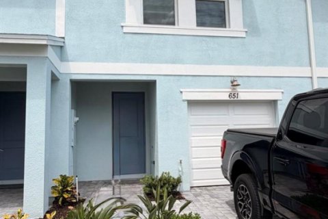 Townhouse in St. Lucie, Florida 3 bedrooms, 137.96 sq.m. № 2343534
