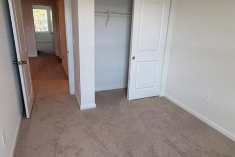 Townhouse in St. Lucie, Florida 3 bedrooms, 137.96 sq.m. № 2343534 - photo 15