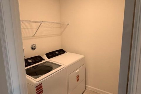 Townhouse in St. Lucie, Florida 3 bedrooms, 137.96 sq.m. № 2343534 - photo 17