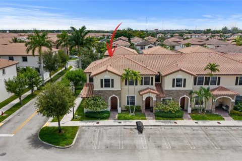 Townhouse in Hialeah, Florida 3 bedrooms, 143.53 sq.m. № 1890101 - photo 19