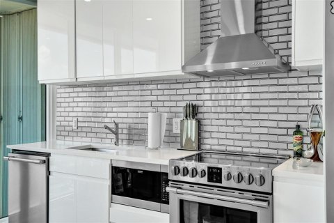 Condo in Fort Lauderdale, Florida, 2 bedrooms № 2183036 - photo 10