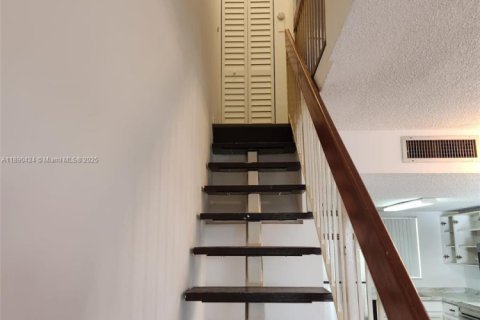 Touwnhouse à louer à Hialeah, Floride: 2 chambres, 86.86 m2 № 1943333 - photo 6